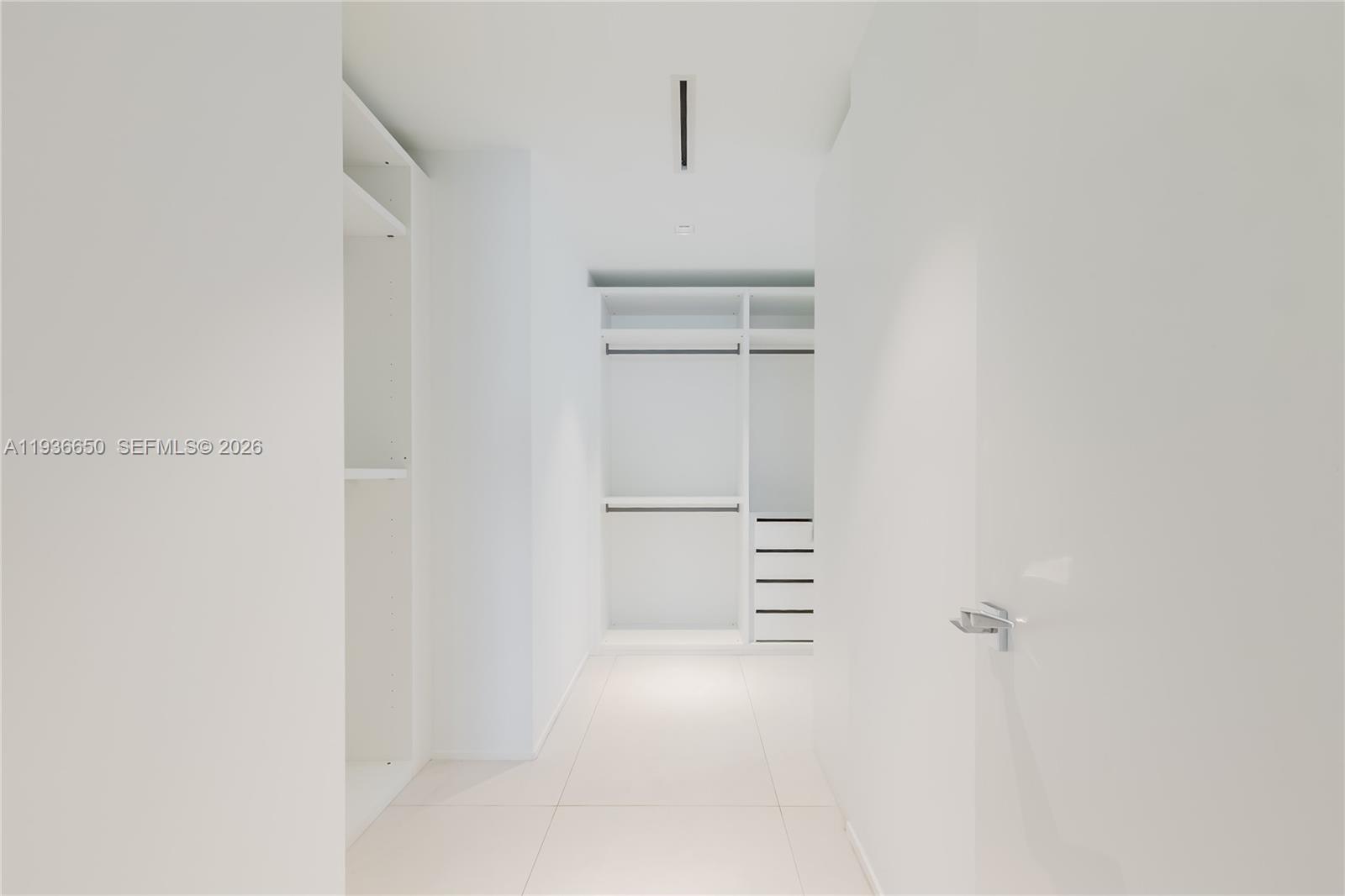 1000 Biscayne Blvd #3802, Miami FL 33132