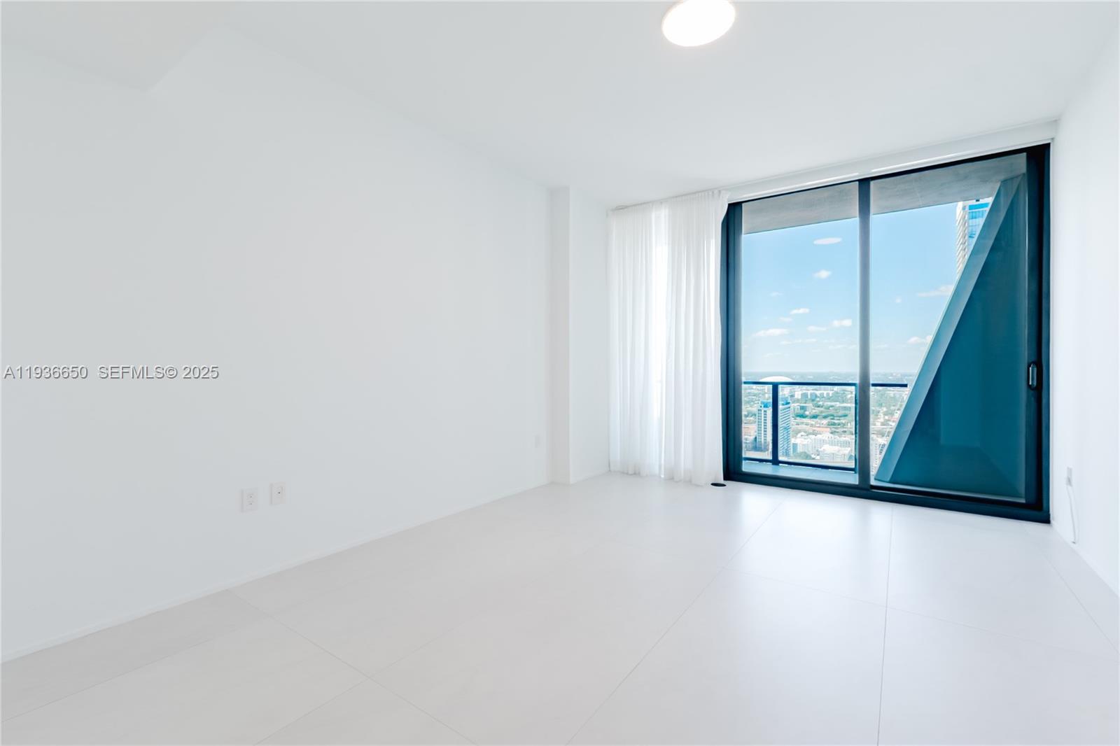 1000 Biscayne Blvd #3802, Miami FL 33132