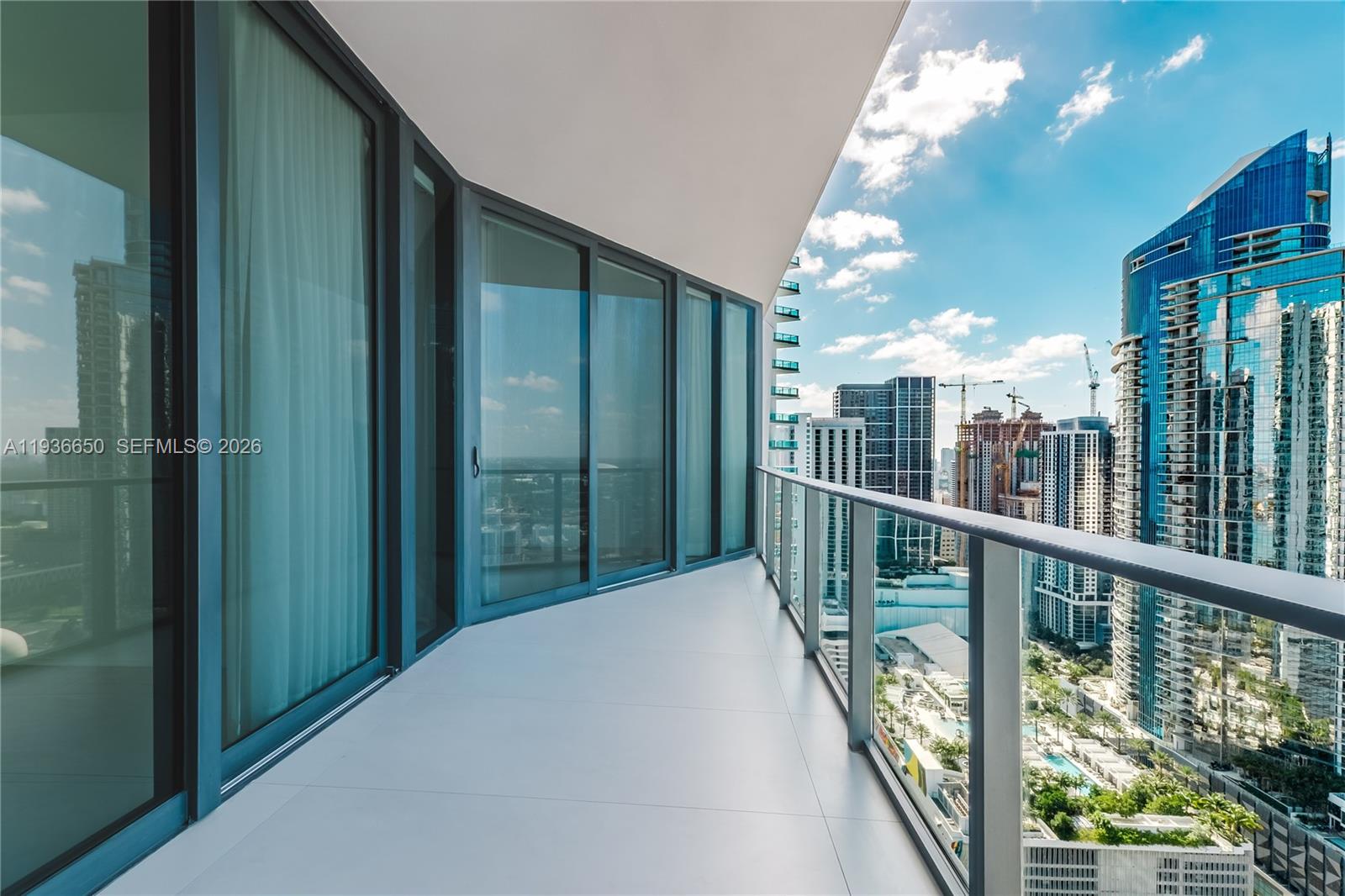 1000 Biscayne Blvd #3802, Miami FL 33132