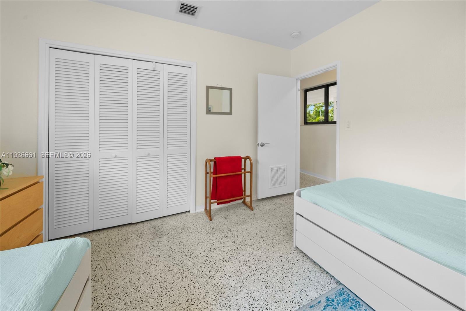7517 Cutlass Ave, North Bay Village FL 33141