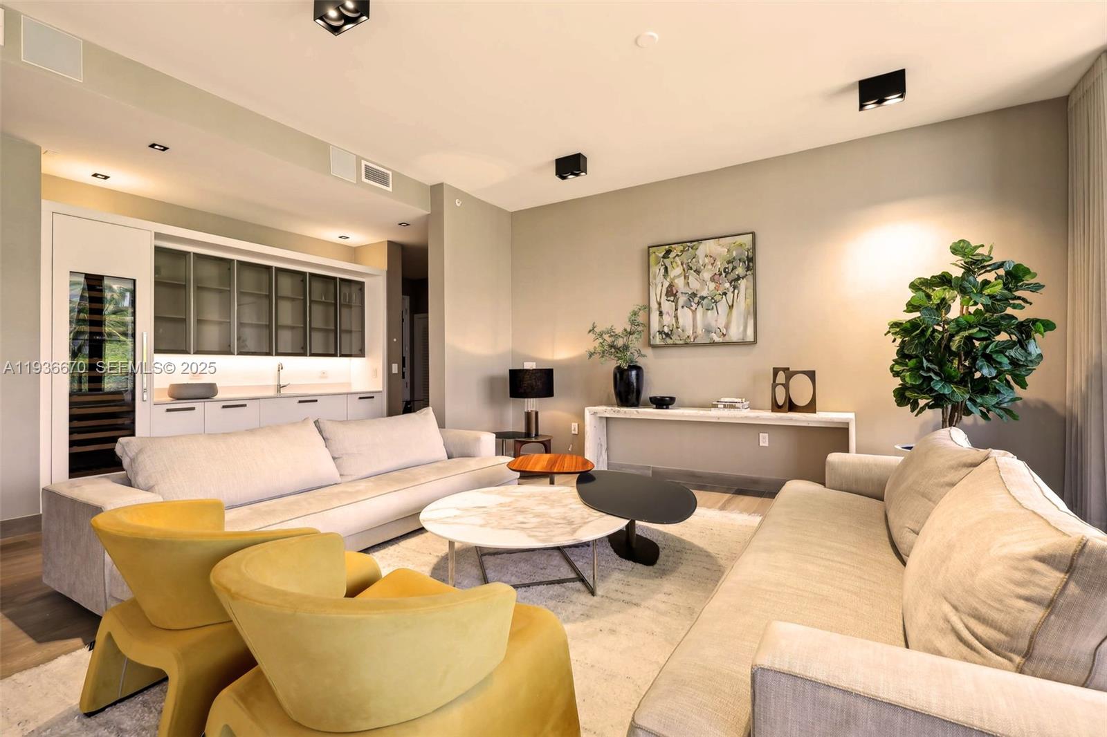 3581 E Glencoe St #309, Miami FL 33133