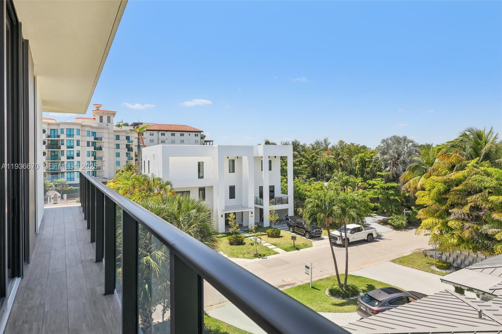 3581 E Glencoe St #309, Miami FL 33133