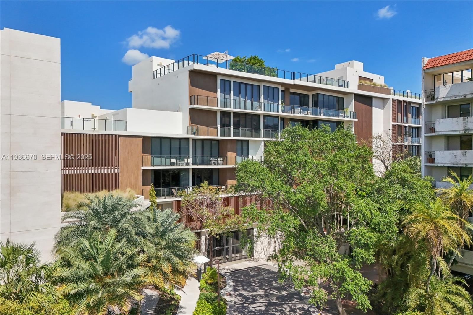 3581 E Glencoe St #309, Miami FL 33133