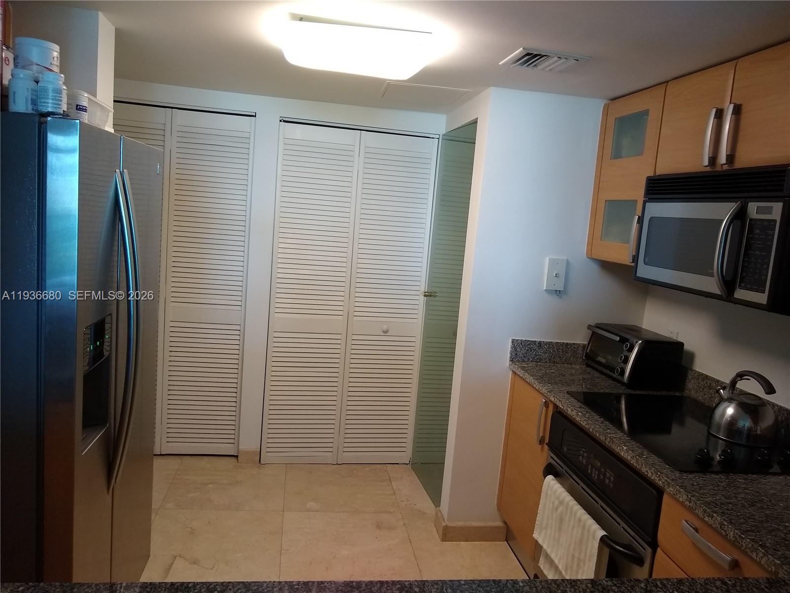 2101 Brickell Ave #1001, Miami FL 33129