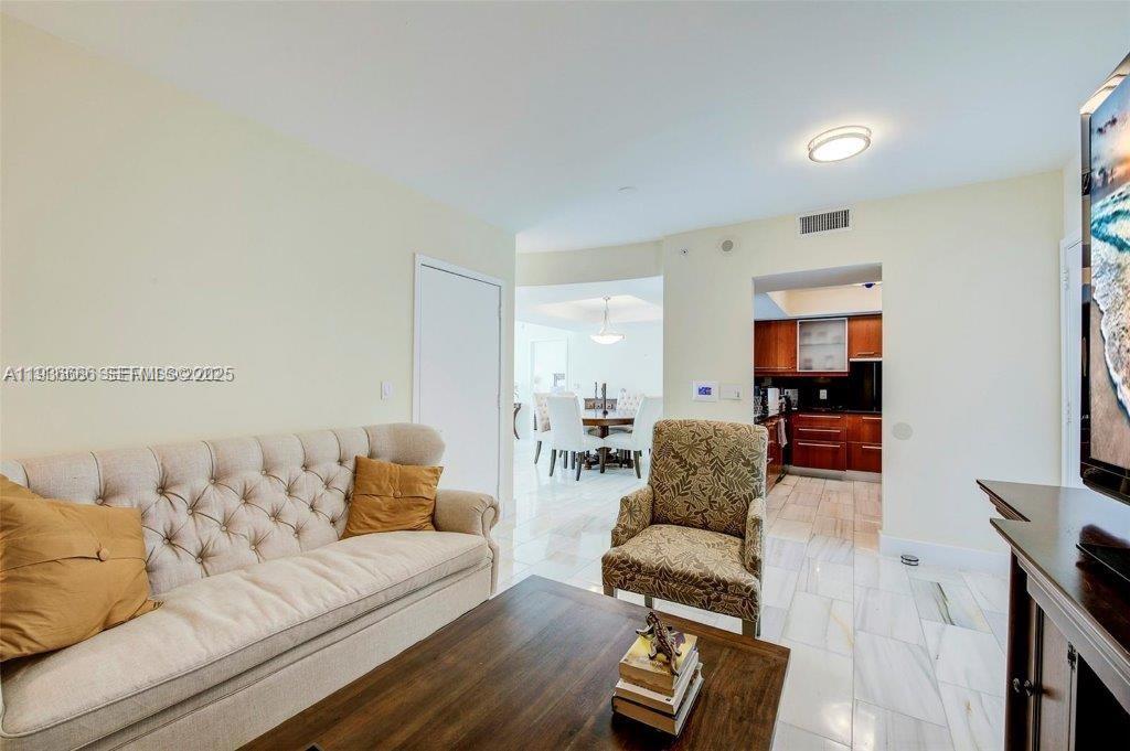 1331 Brickell Bay Dr #903, Miami FL 33131