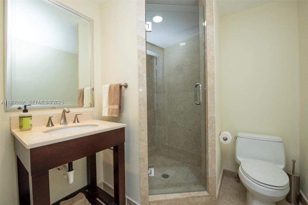 1331 Brickell Bay Dr #903, Miami FL 33131