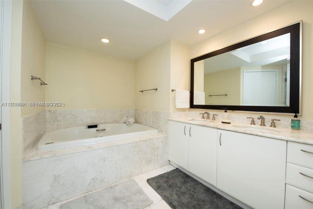 1331 Brickell Bay Dr #903, Miami FL 33131