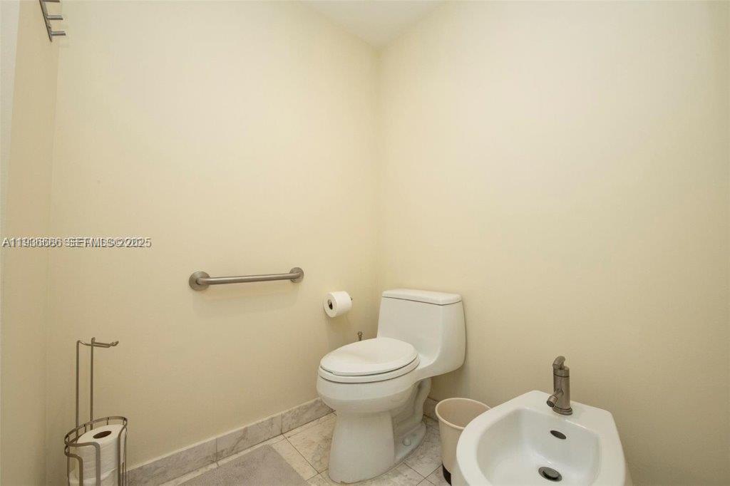 1331 Brickell Bay Dr #903, Miami FL 33131