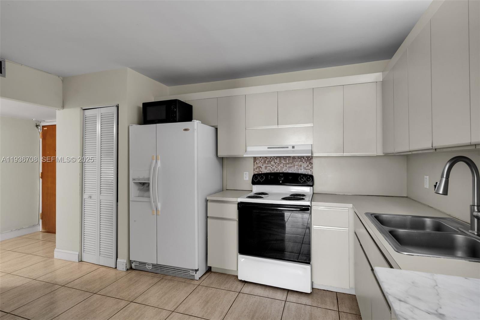 8877 Collins Ave #303, Surfside FL 33154