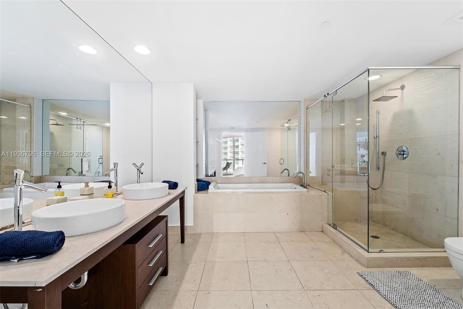 495 Brickell Ave #2904, Miami FL 33131