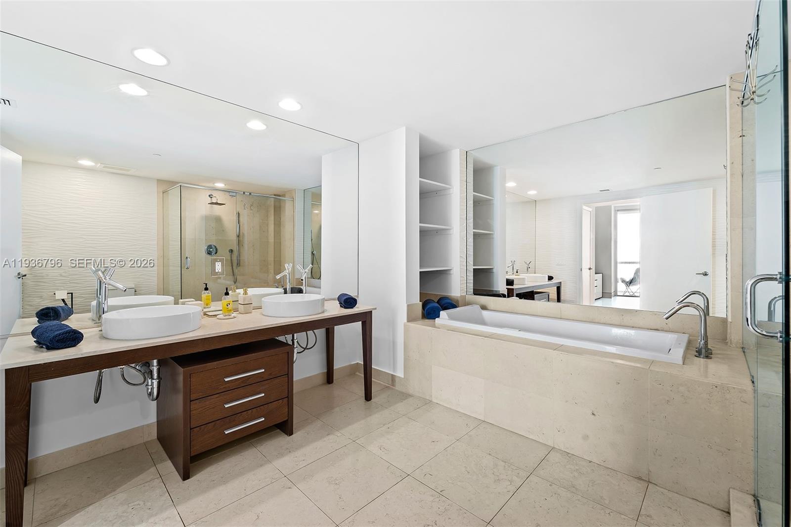 495 Brickell Ave #2904, Miami FL 33131