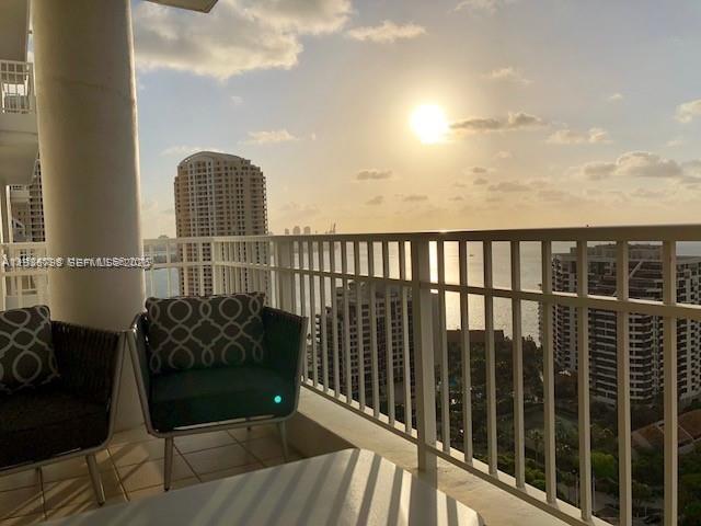 801 Brickell Key Blvd #2707, Miami FL 33131