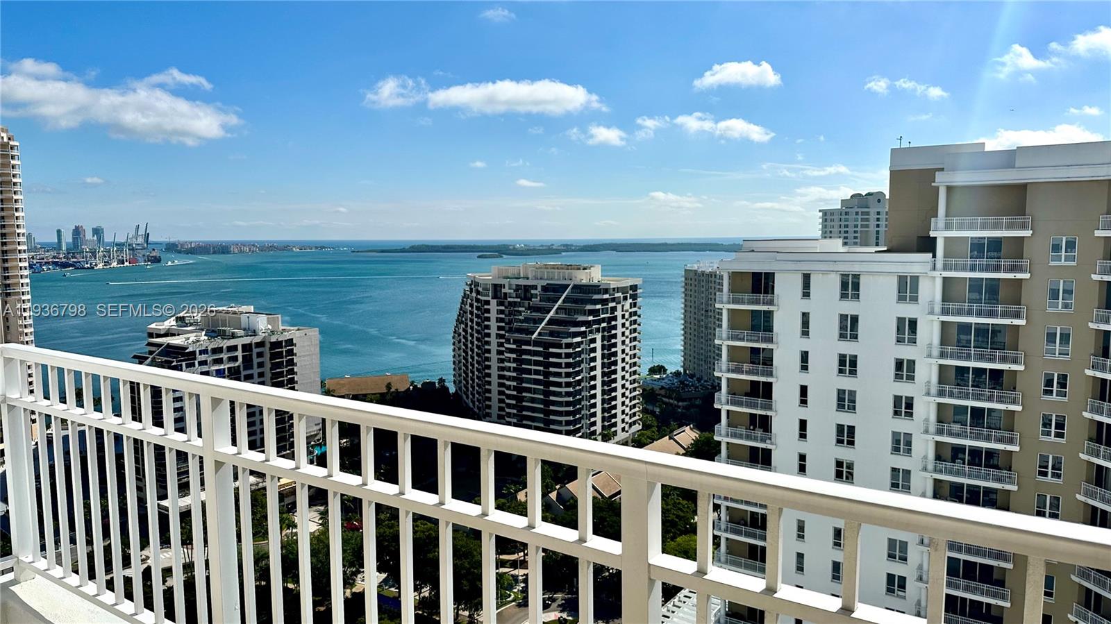801 Brickell Key Blvd #2707, Miami FL 33131