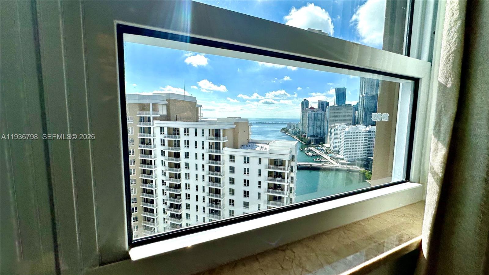 801 Brickell Key Blvd #2707, Miami FL 33131