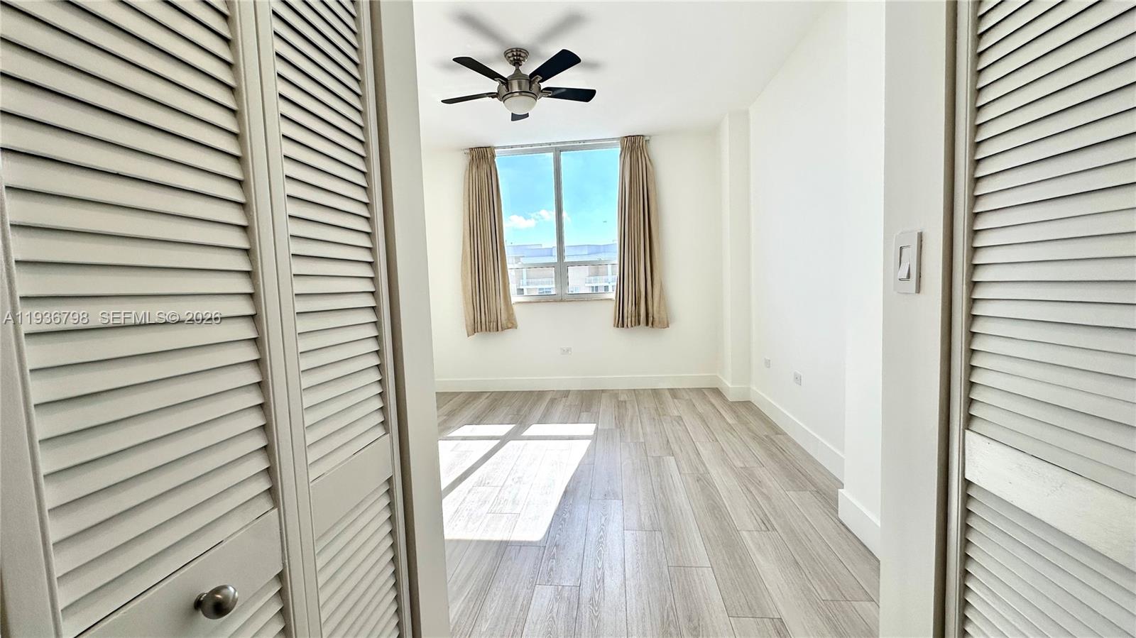 801 Brickell Key Blvd #2707, Miami FL 33131