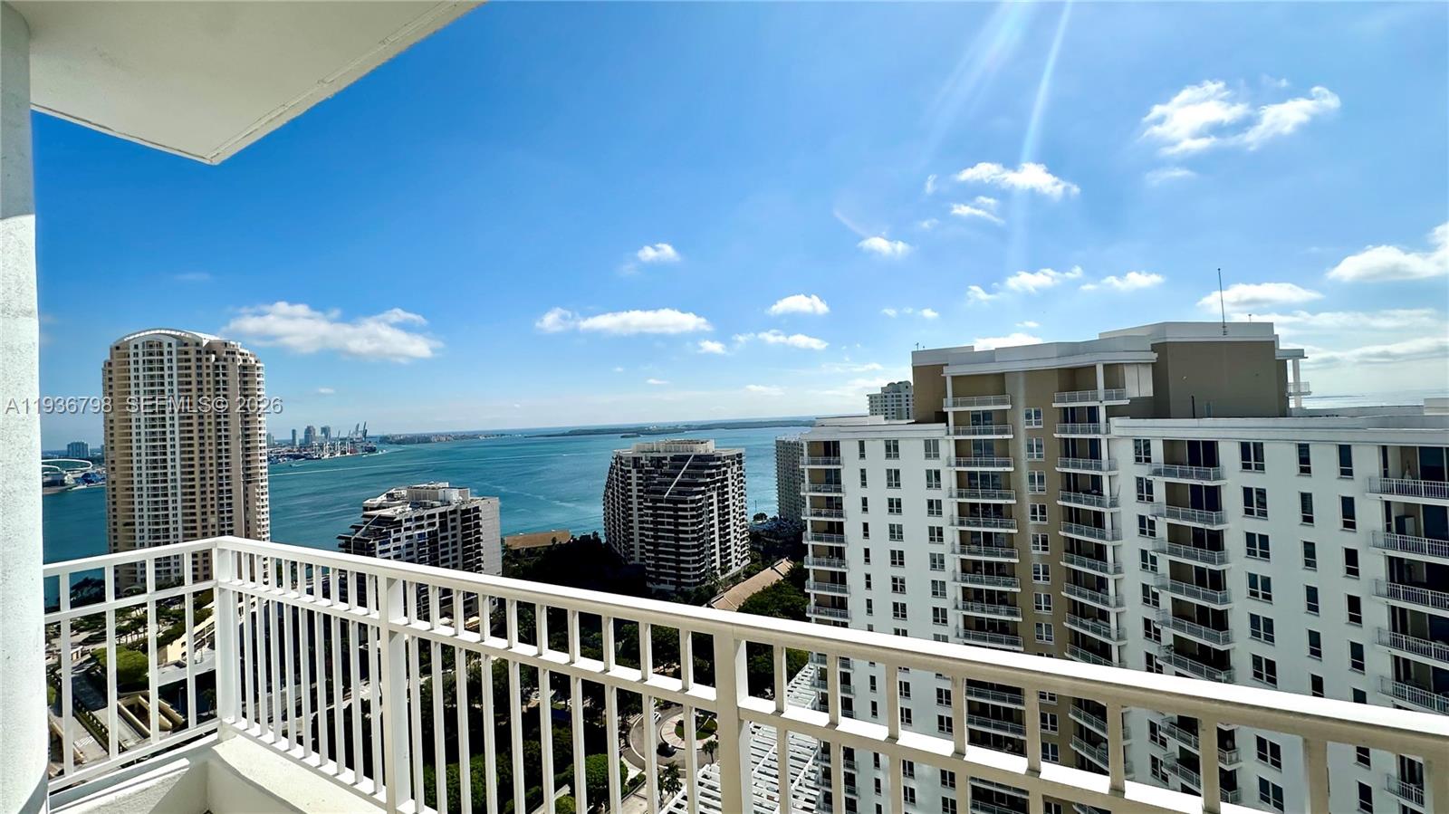 801 Brickell Key Blvd #2707, Miami FL 33131