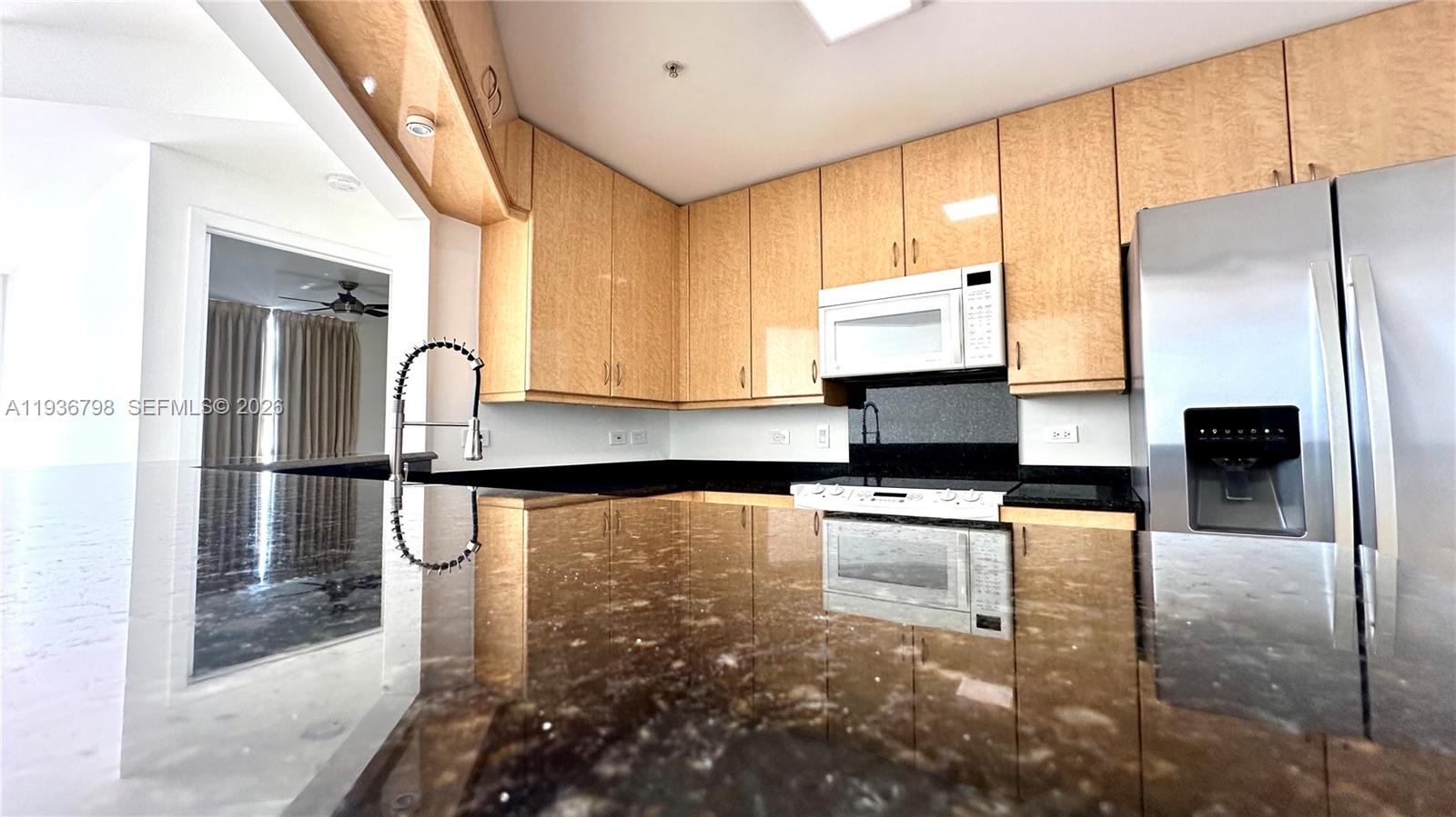 801 Brickell Key Blvd #2707, Miami FL 33131