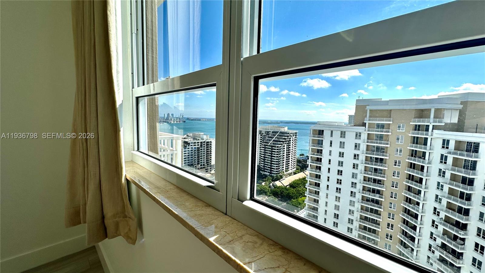 801 Brickell Key Blvd #2707, Miami FL 33131