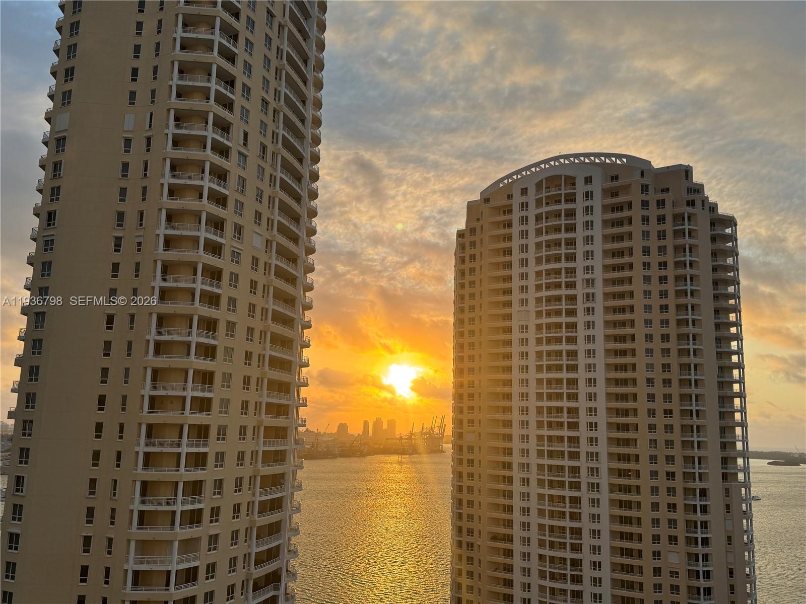 801 Brickell Key Blvd #2707, Miami FL 33131