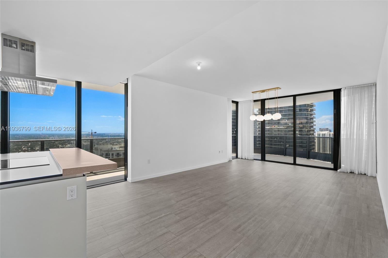 1000 Brickell Plz #4212, Miami FL 33131