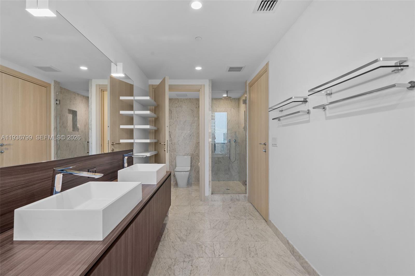 1000 Brickell Plz #4212, Miami FL 33131
