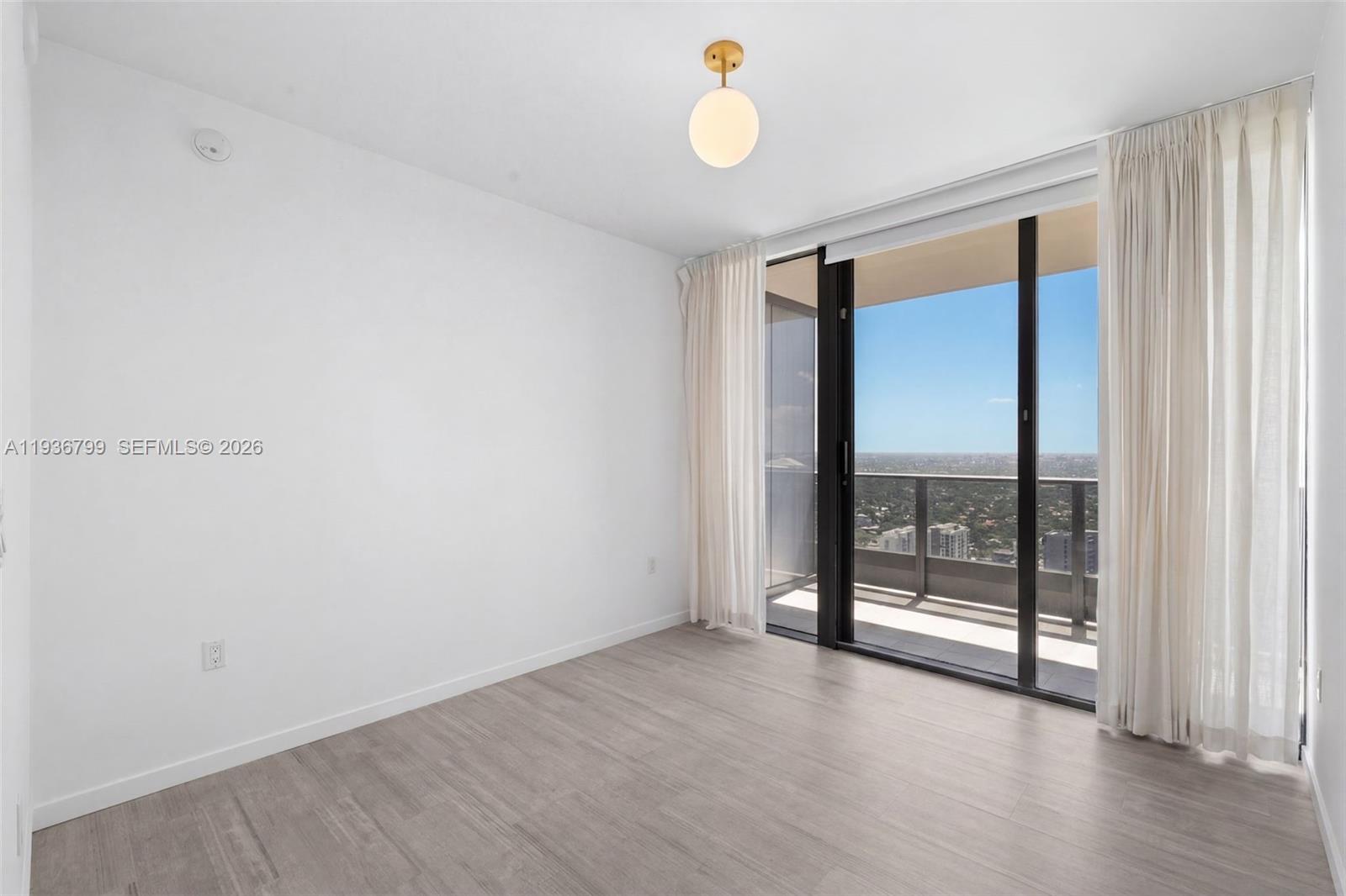 1000 Brickell Plz #4212, Miami FL 33131