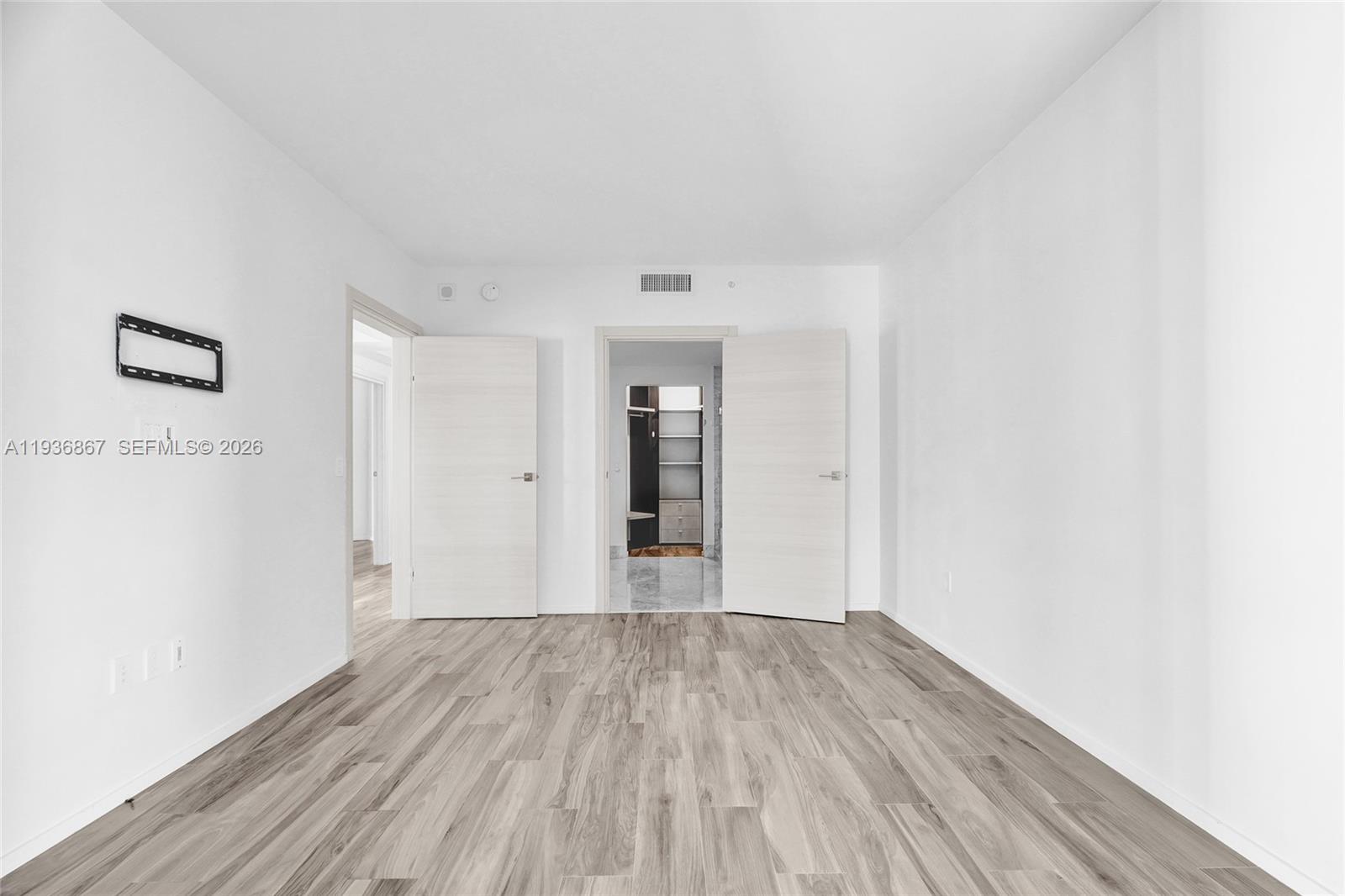801 S Miami Ave #2405, Miami FL 33130