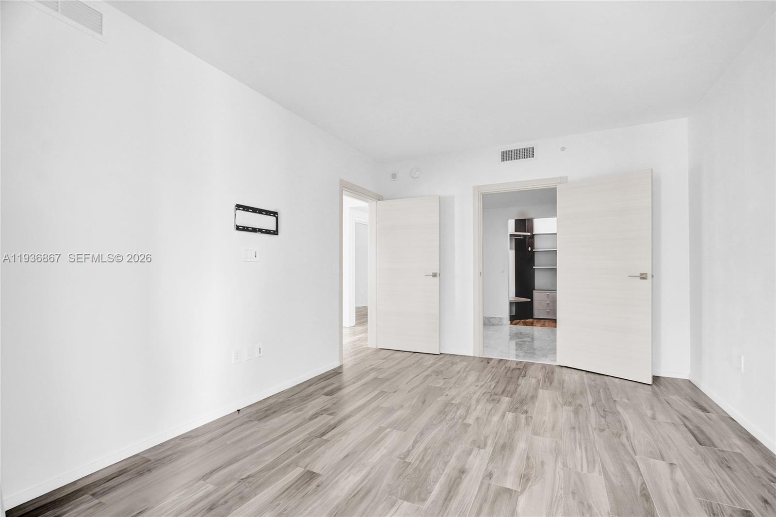 801 S Miami Ave #2405, Miami FL 33130
