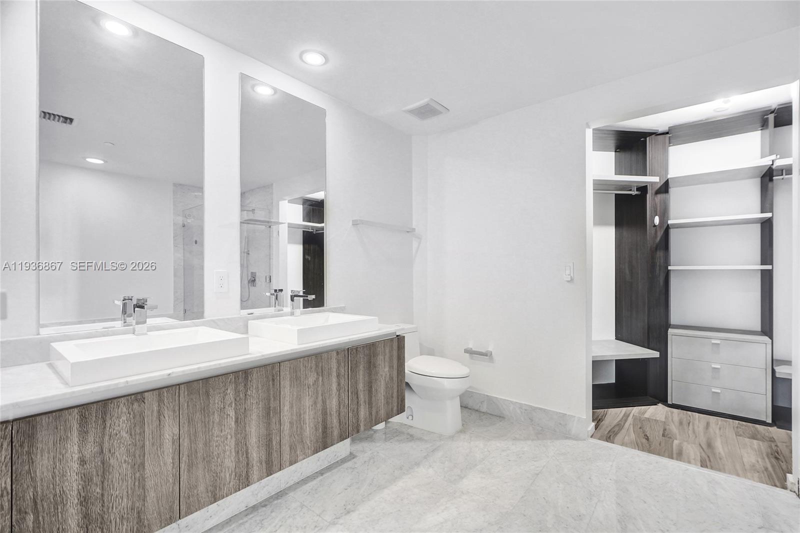 801 S Miami Ave #2405, Miami FL 33130