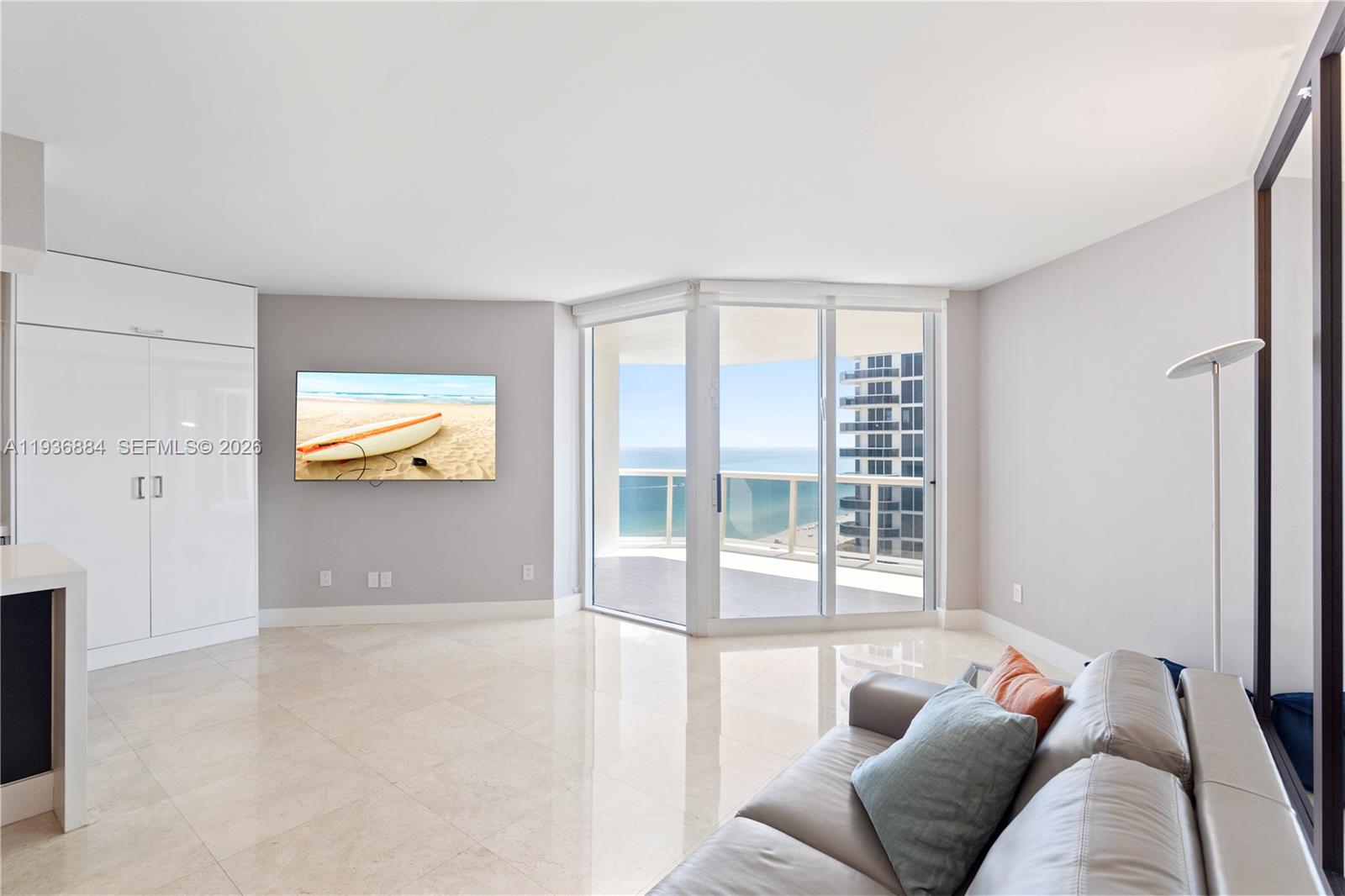 4779 Collins Ave #2204, Miami Beach FL 33140