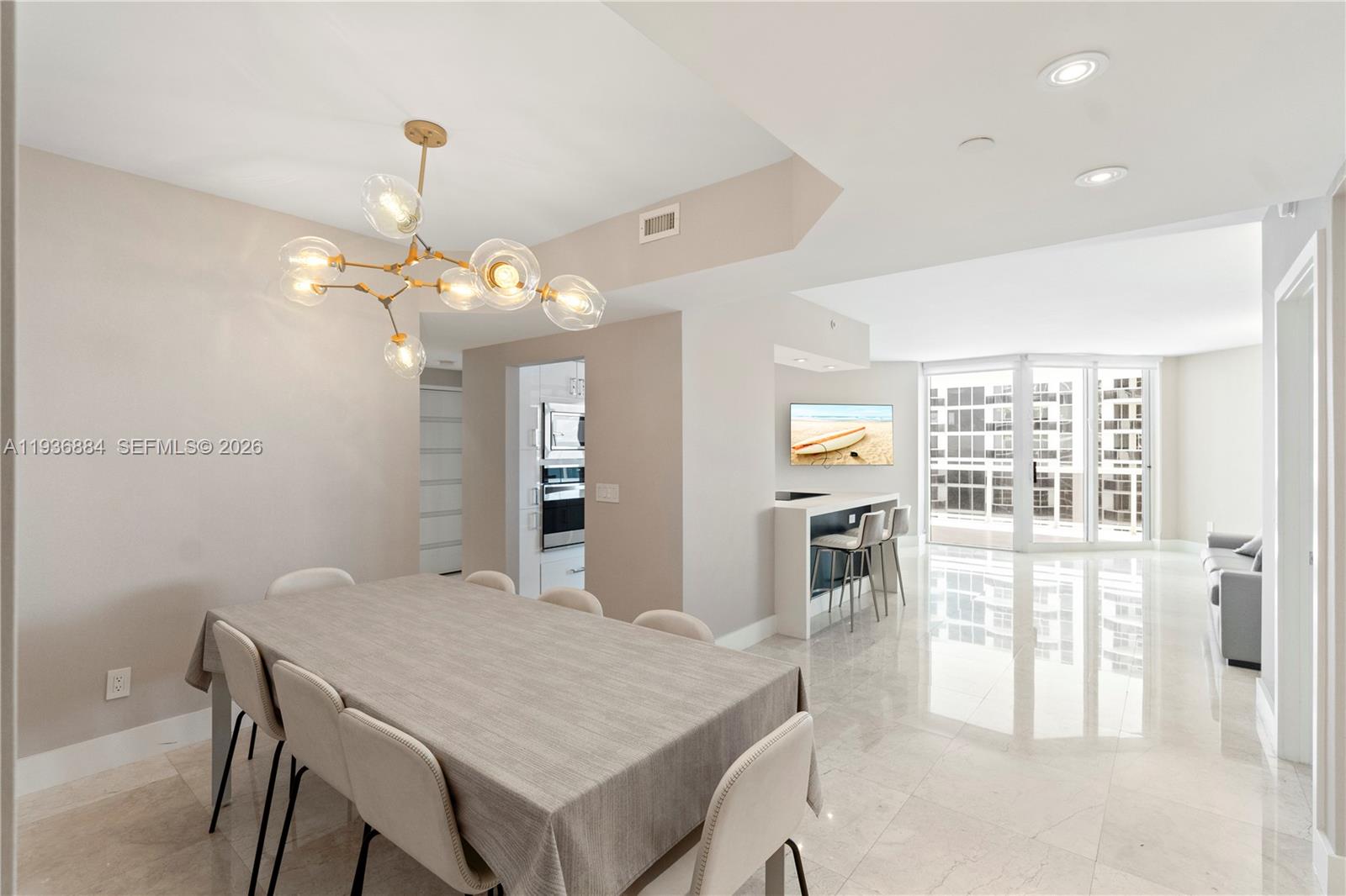 4779 Collins Ave #2204, Miami Beach FL 33140