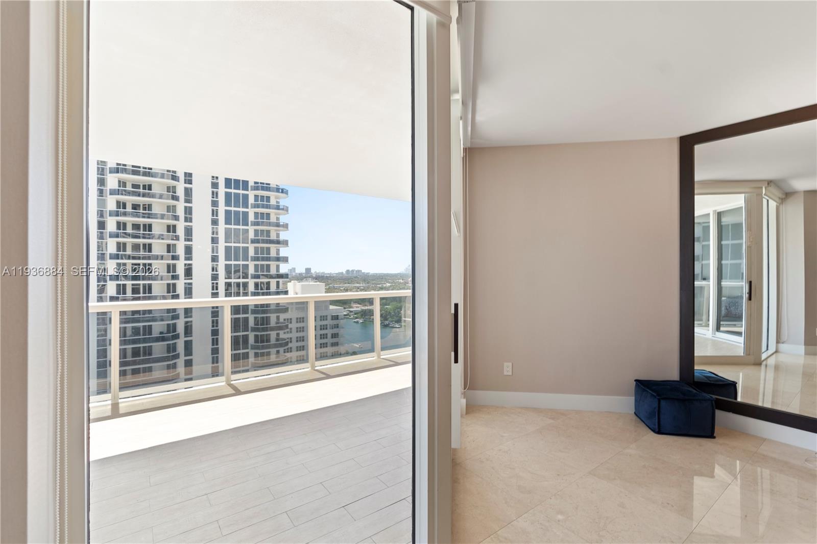 4779 Collins Ave #2204, Miami Beach FL 33140