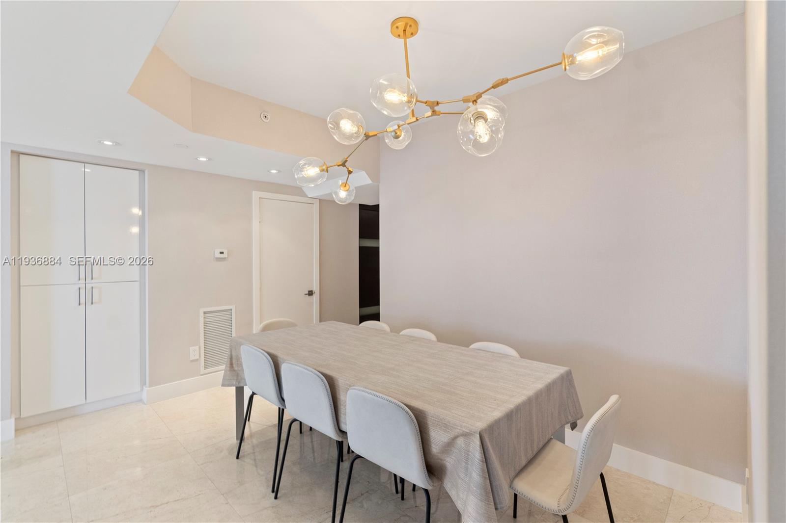 4779 Collins Ave #2204, Miami Beach FL 33140