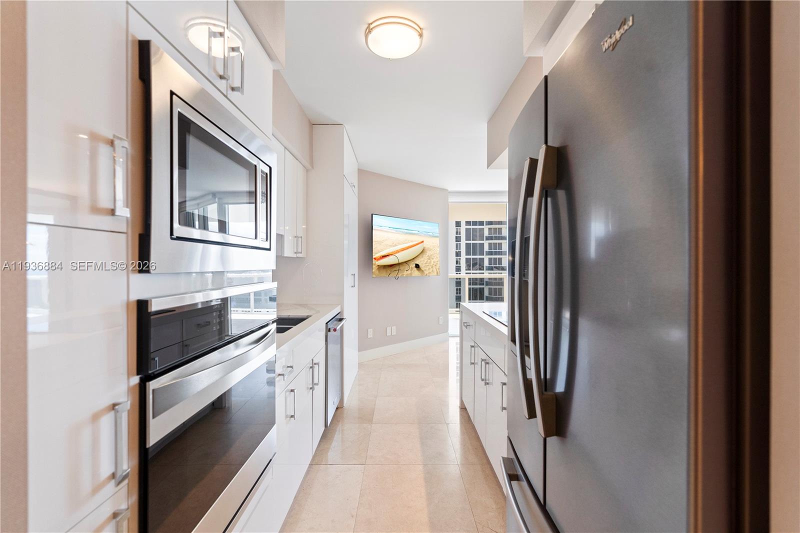 4779 Collins Ave #2204, Miami Beach FL 33140