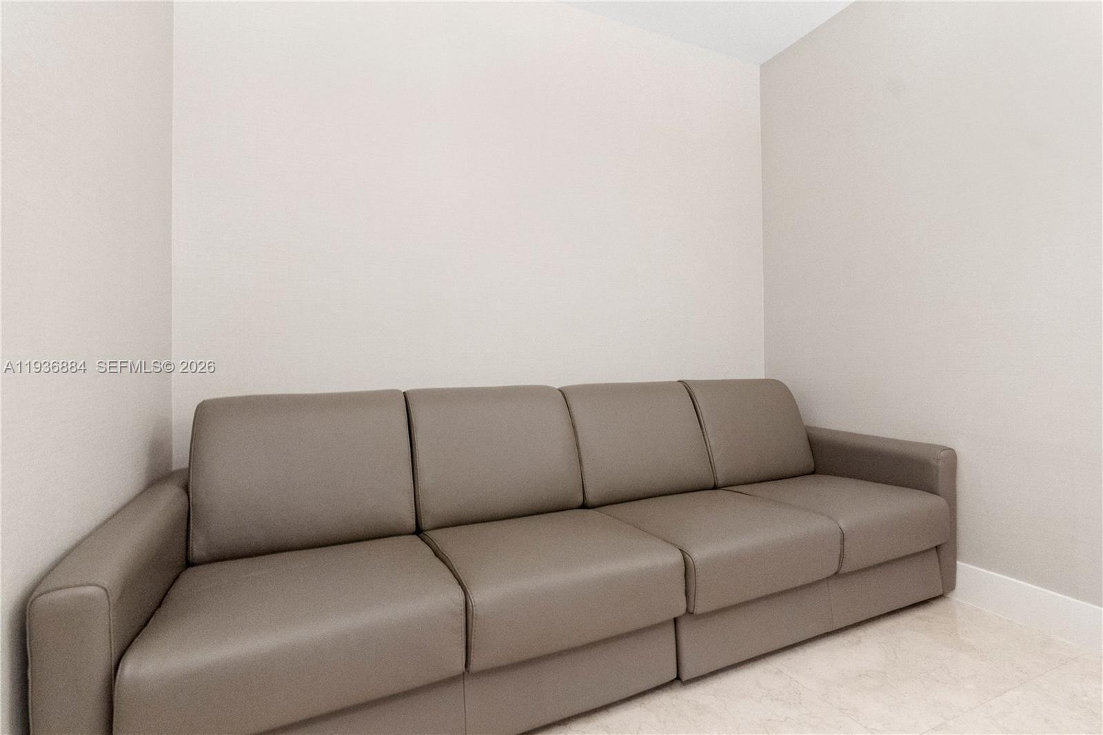 4779 Collins Ave #2204, Miami Beach FL 33140