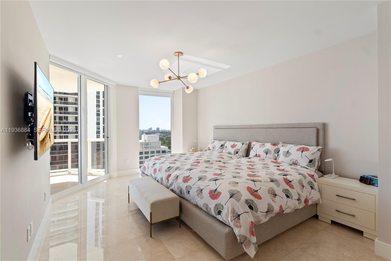 4779 Collins Ave #2204, Miami Beach FL 33140