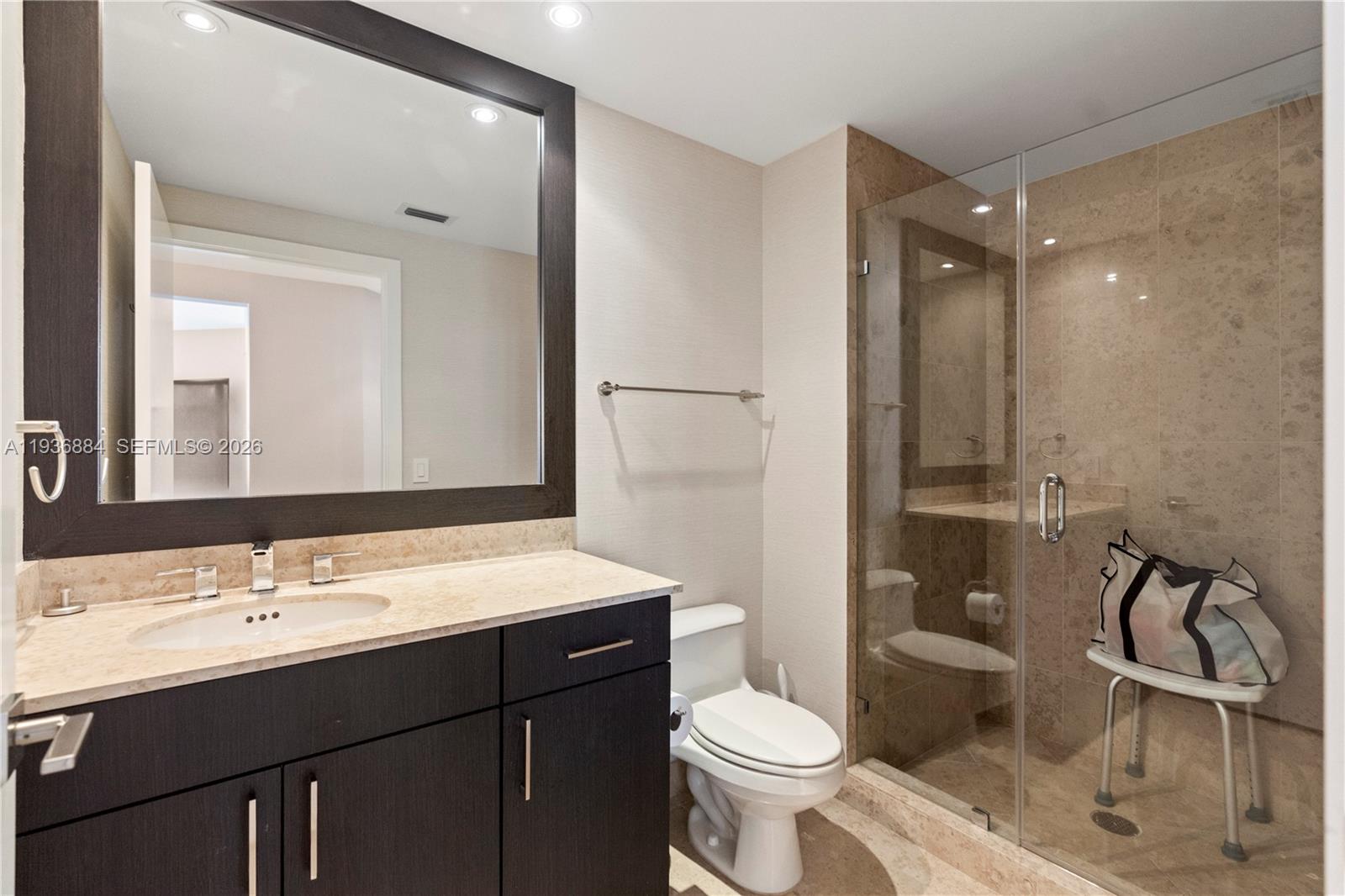 4779 Collins Ave #2204, Miami Beach FL 33140