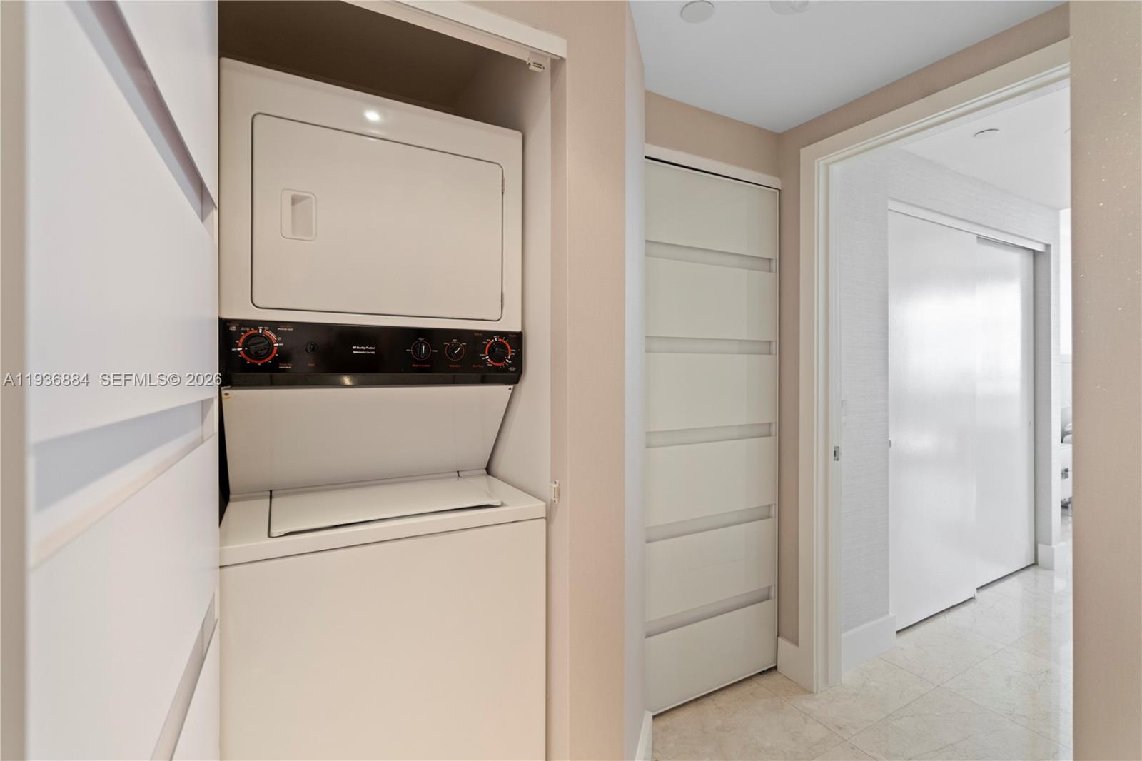 4779 Collins Ave #2204, Miami Beach FL 33140
