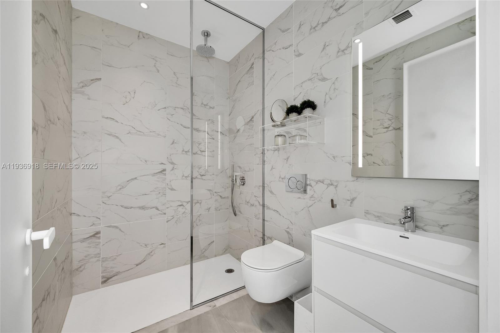 2000 S Ocean Dr #30B, Hallandale Beach FL 33009