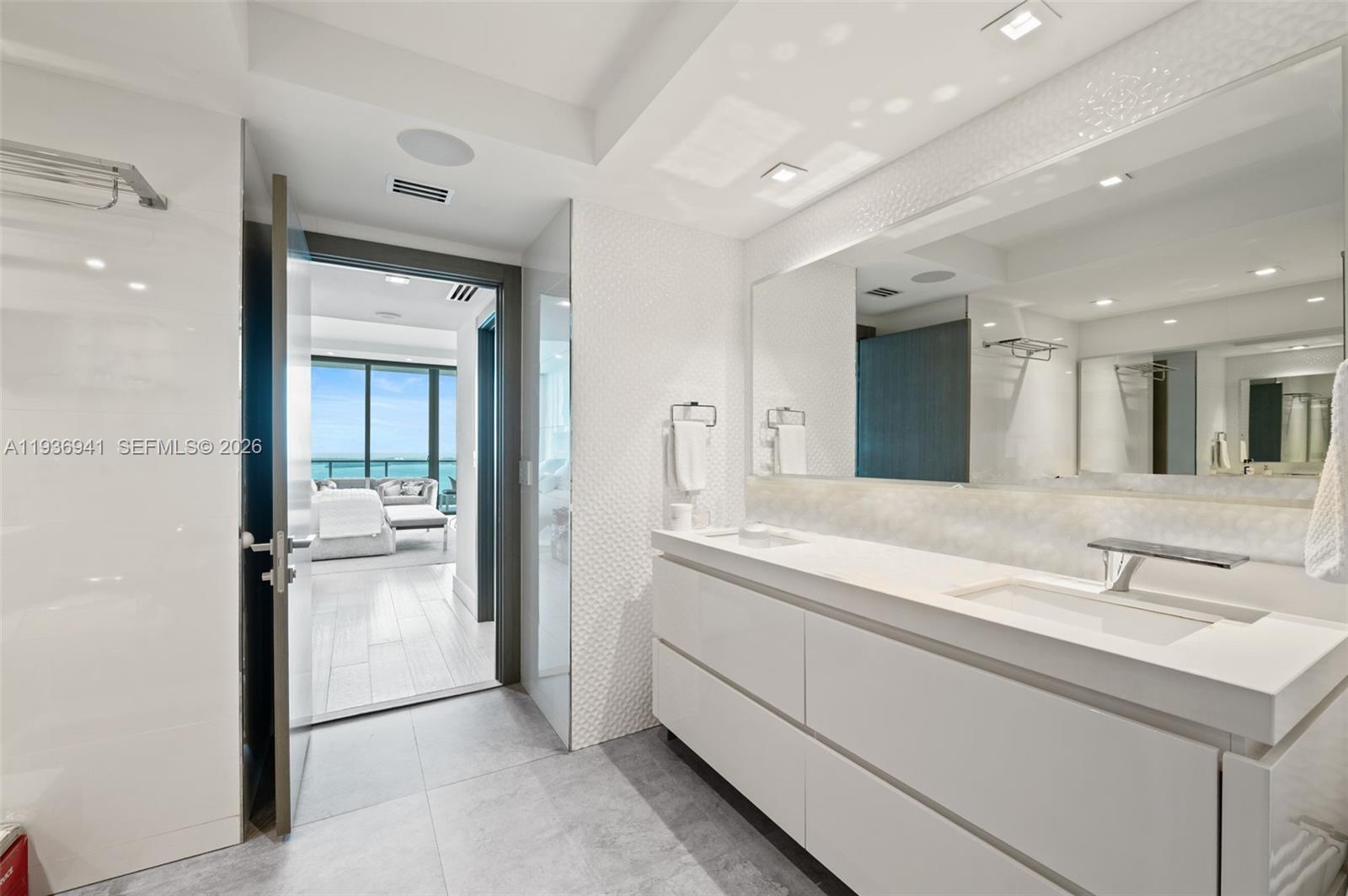 1331 Brickell Bay Dr #2907, Miami FL 33131