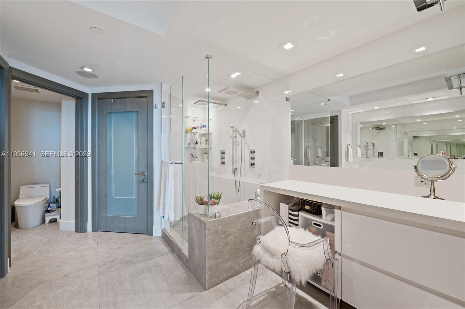 1331 Brickell Bay Dr #2907, Miami FL 33131