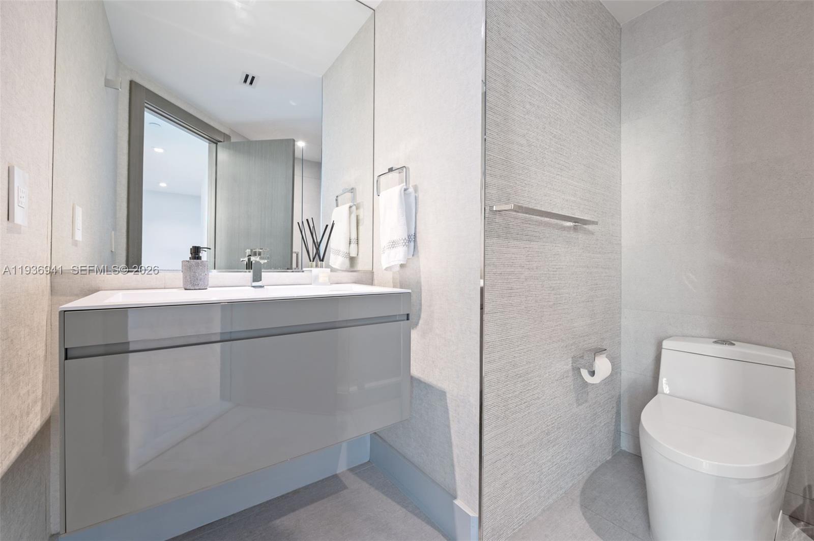 1331 Brickell Bay Dr #2907, Miami FL 33131
