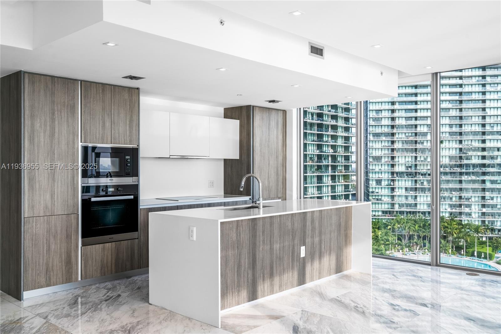 2900 NE 7th Ave #1402, Miami FL 33137