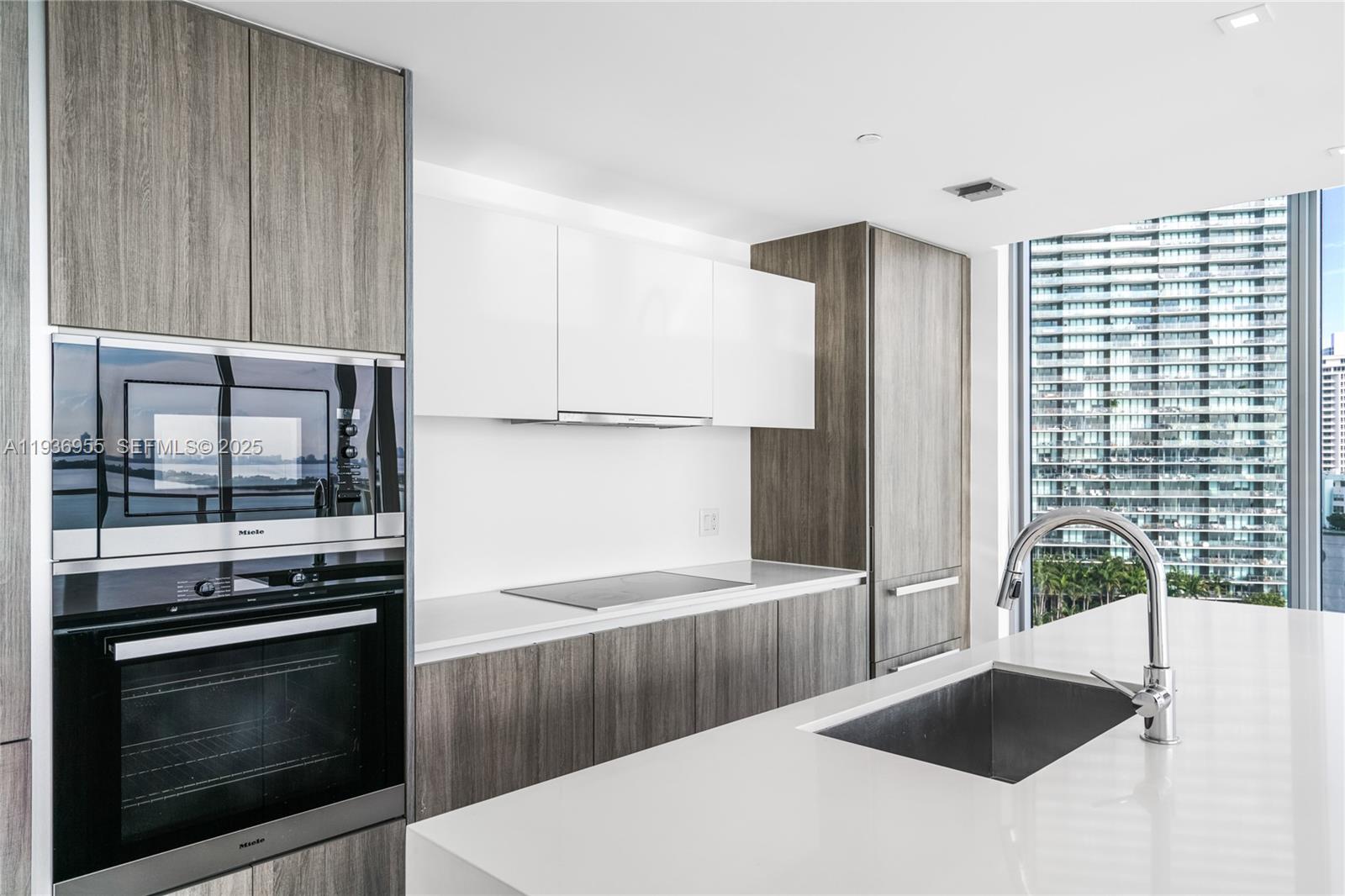2900 NE 7th Ave #1402, Miami FL 33137