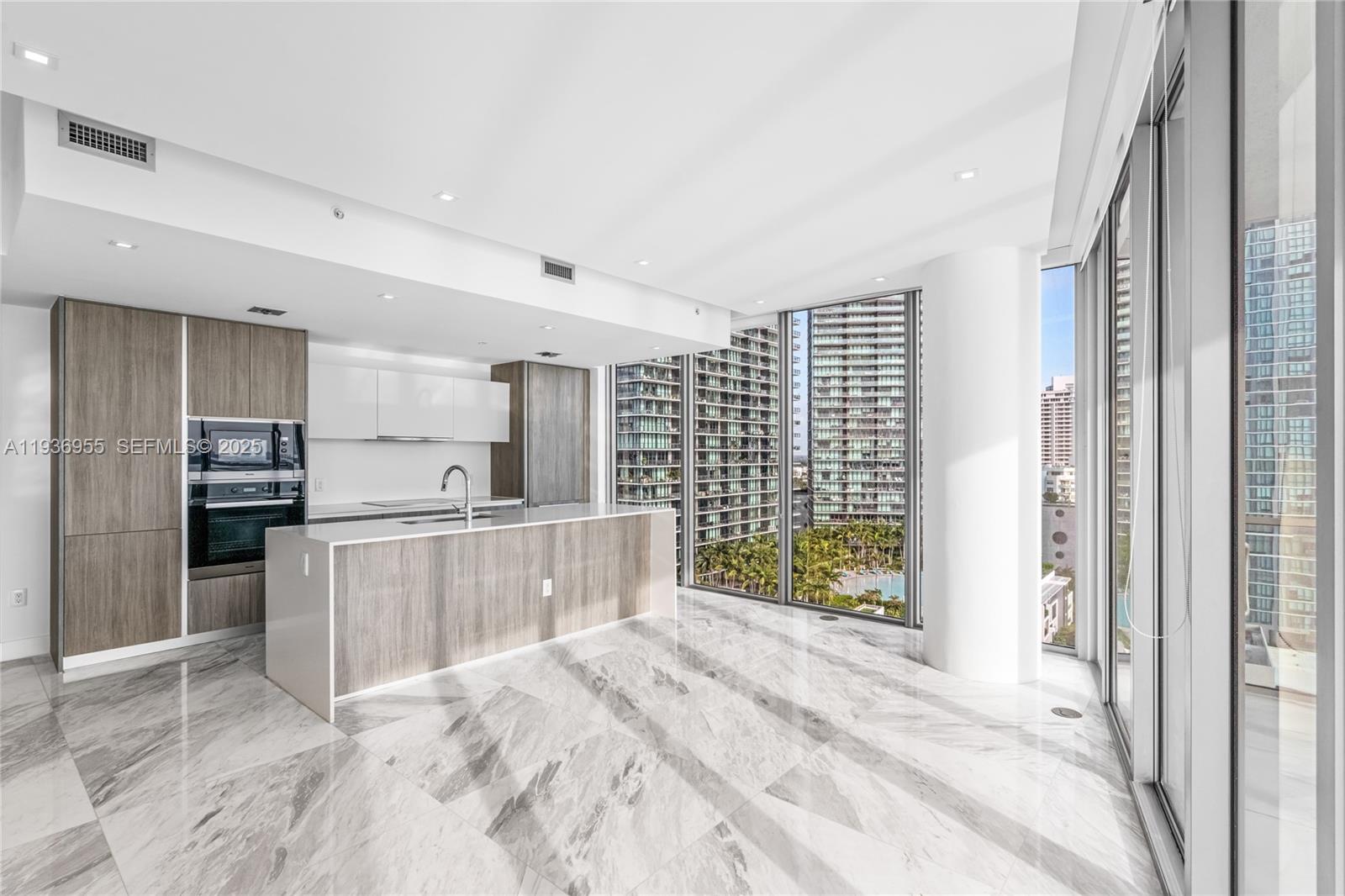 2900 NE 7th Ave #1402, Miami FL 33137
