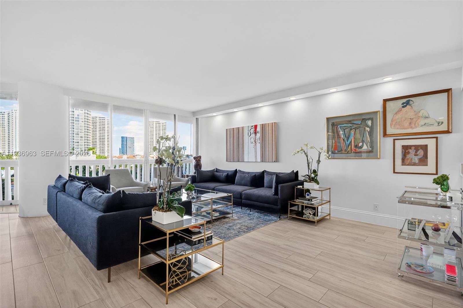 1000 Island Blvd #707, Aventura FL 33160