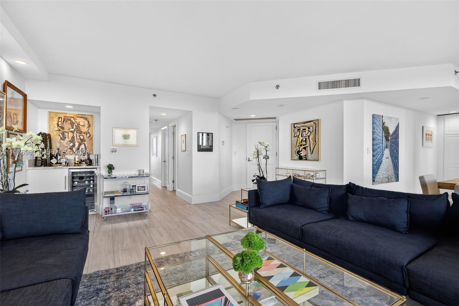 1000 Island Blvd #707, Aventura FL 33160