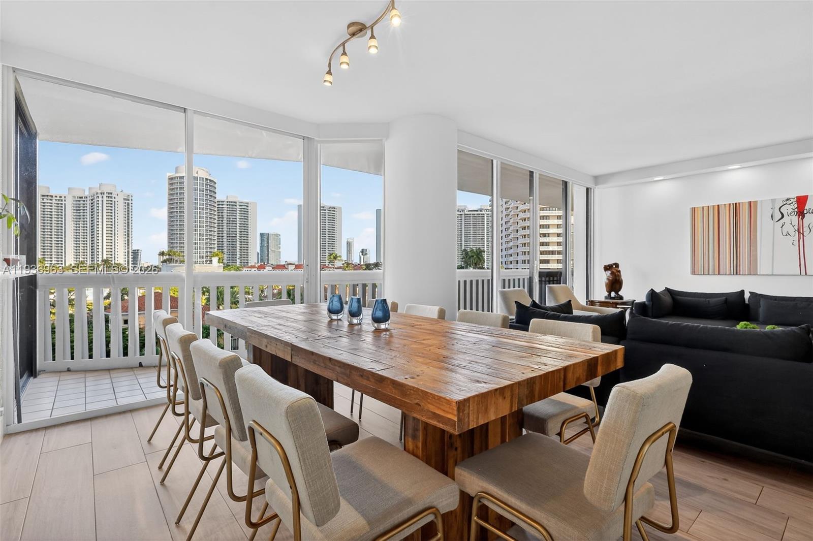 1000 Island Blvd #707, Aventura FL 33160