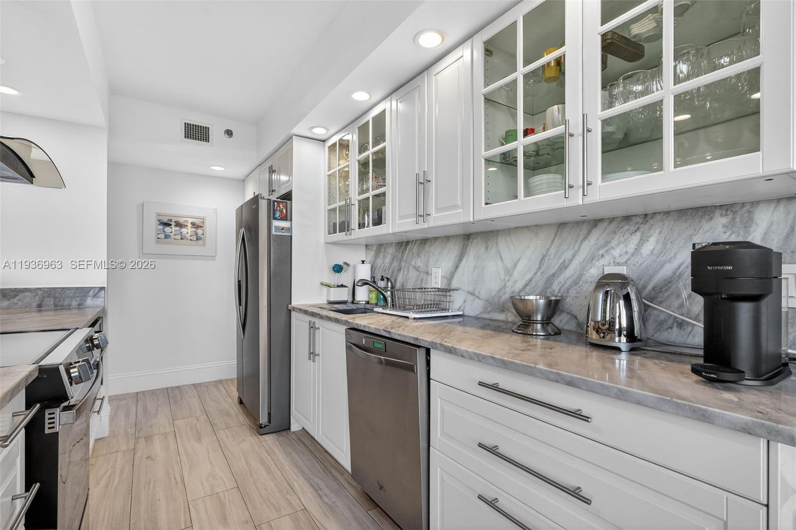 1000 Island Blvd #707, Aventura FL 33160