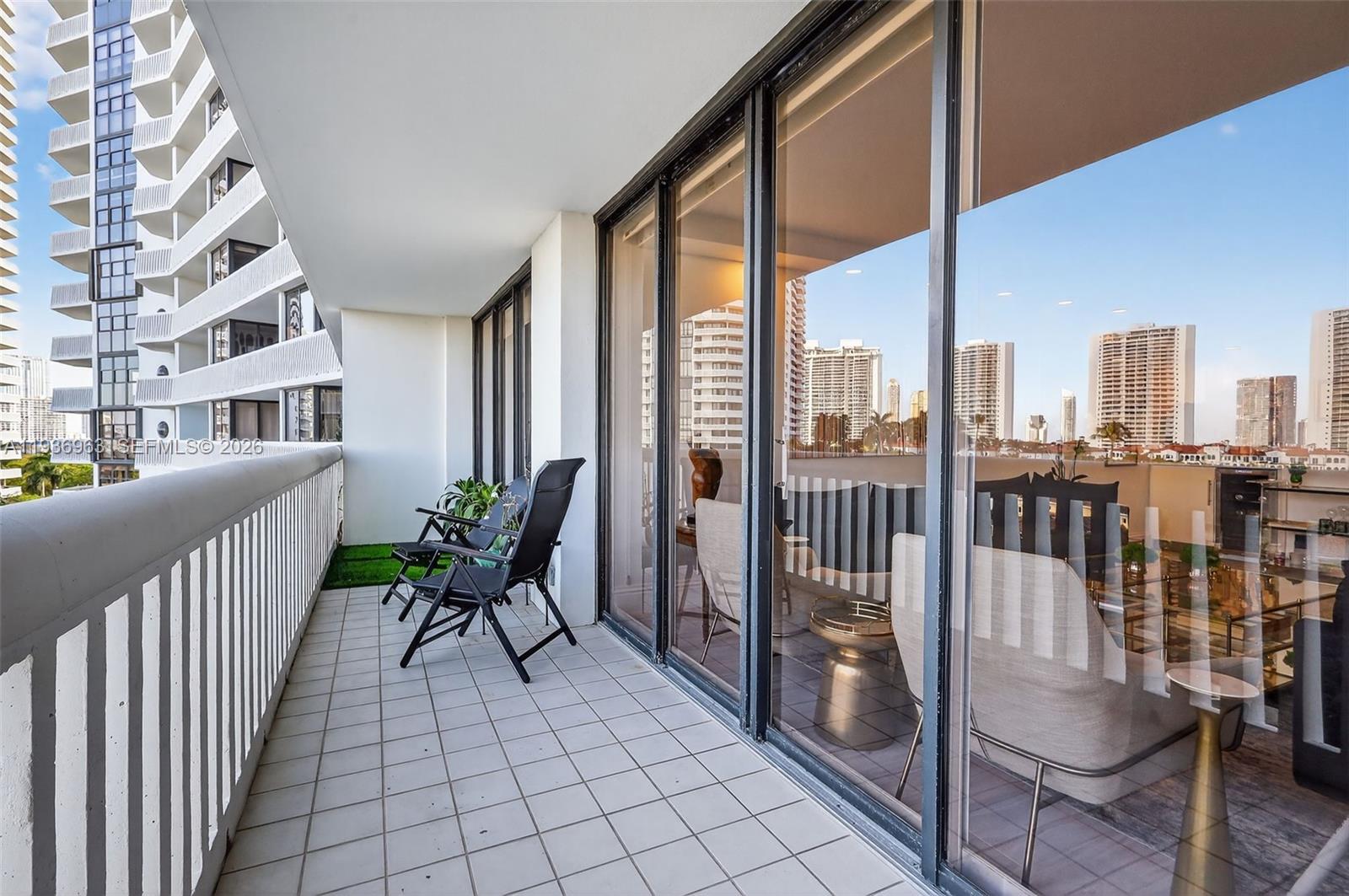 1000 Island Blvd #707, Aventura FL 33160